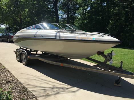 New Boats For Sale in Davenport, Iowa by owner | 1998 Crownline 202